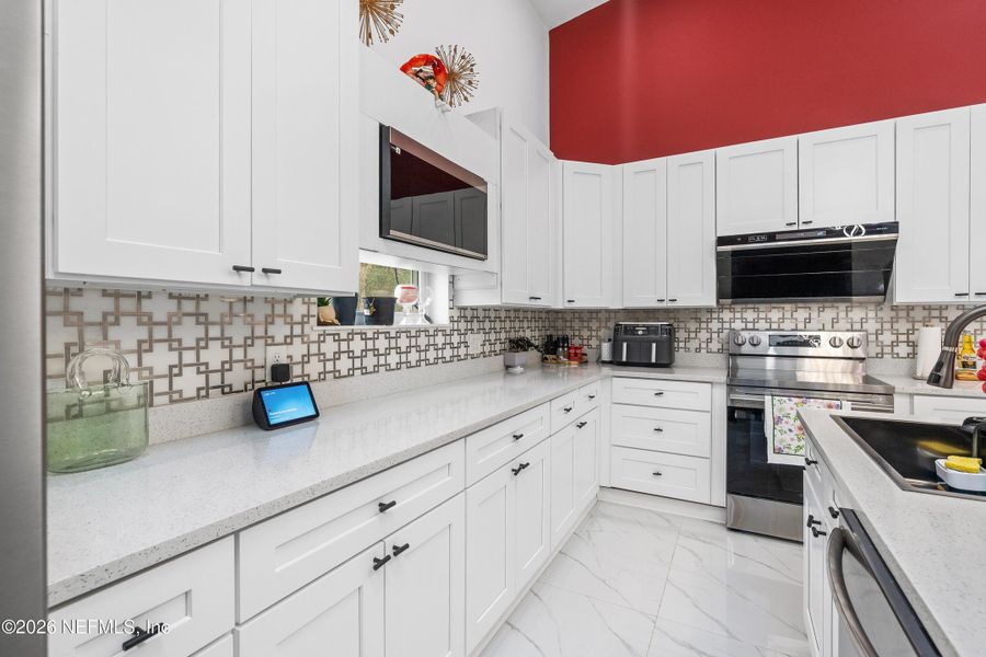 Furnished interior view inside a new home in , Jacksonville (Image 7).