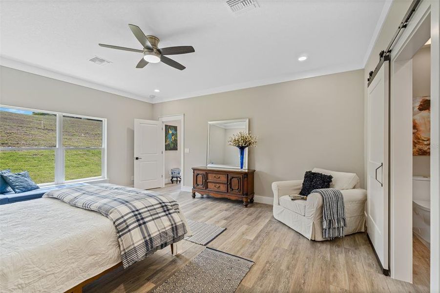 Furnished interior view inside a new home in , Umatilla (Image 7).
