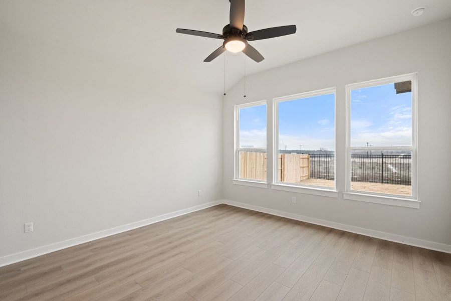 Spacious, unfurnished interior of a new home in Lagos Reserve, Manor (Image 35).