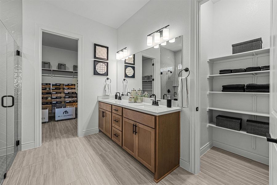 Furnished interior view inside a new home in Barksdale, Leander (Image 29).