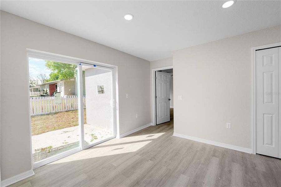 Spacious, unfurnished interior of a new home in , Lakeland (Image 20).