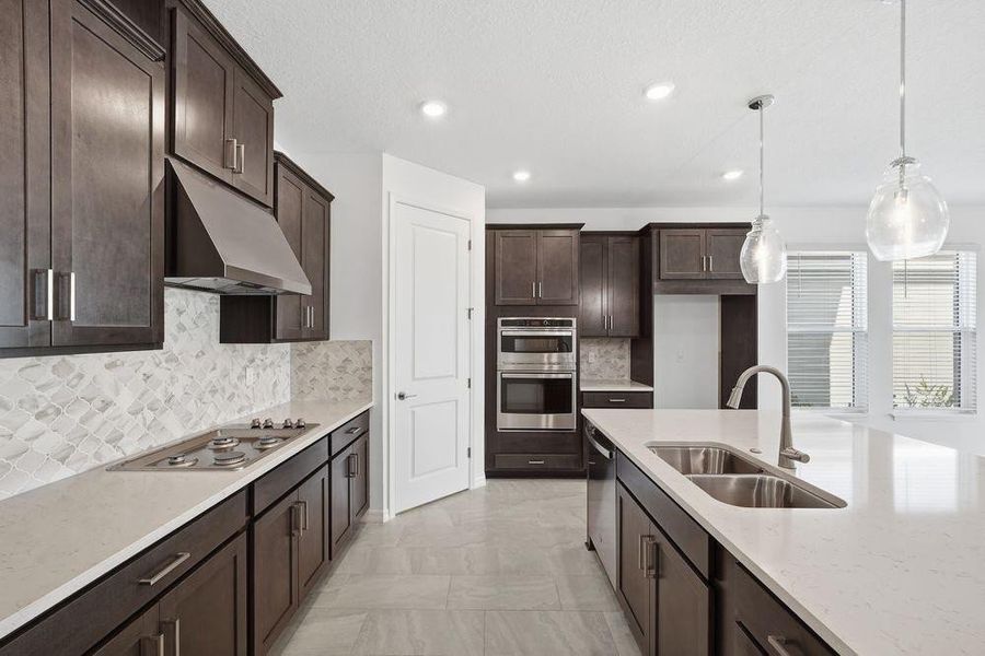 532 SE Ranch Oak Circle ~ Ready Now