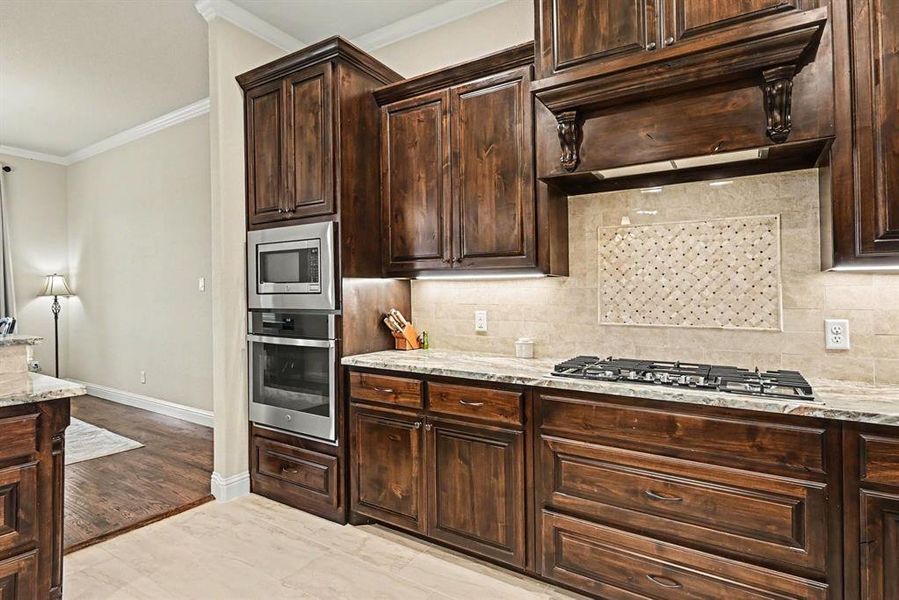 Furnished interior view inside a new home in , Weatherford (Image 10).