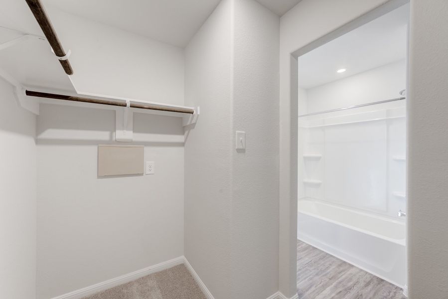 Spacious, unfurnished interior of a new home in Pirate's Cove Estates, Vidor (Image 17). Spacious, unfurnished interior of a new home in Pirate's Cove Estates, Vidor (Image 17).