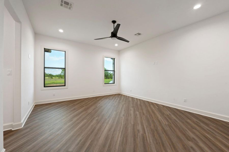 Spacious, unfurnished interior of a new home in , Bryan (Image 23).