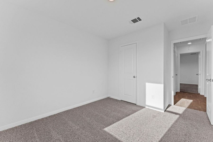 Spacious, unfurnished interior of a new home in Paramount, Kyle (Image 15).