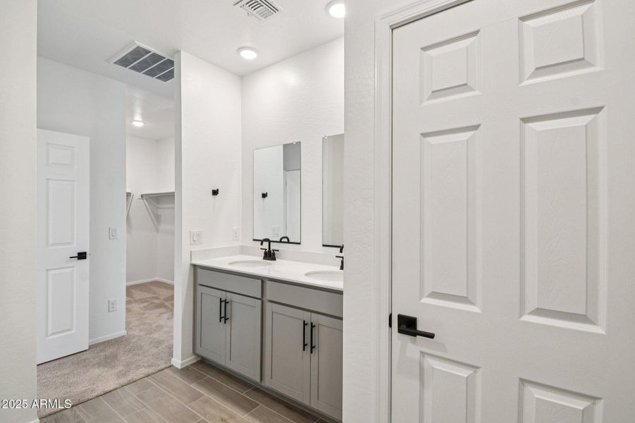 29-web-or-mls-W Bowker St-S2008-029