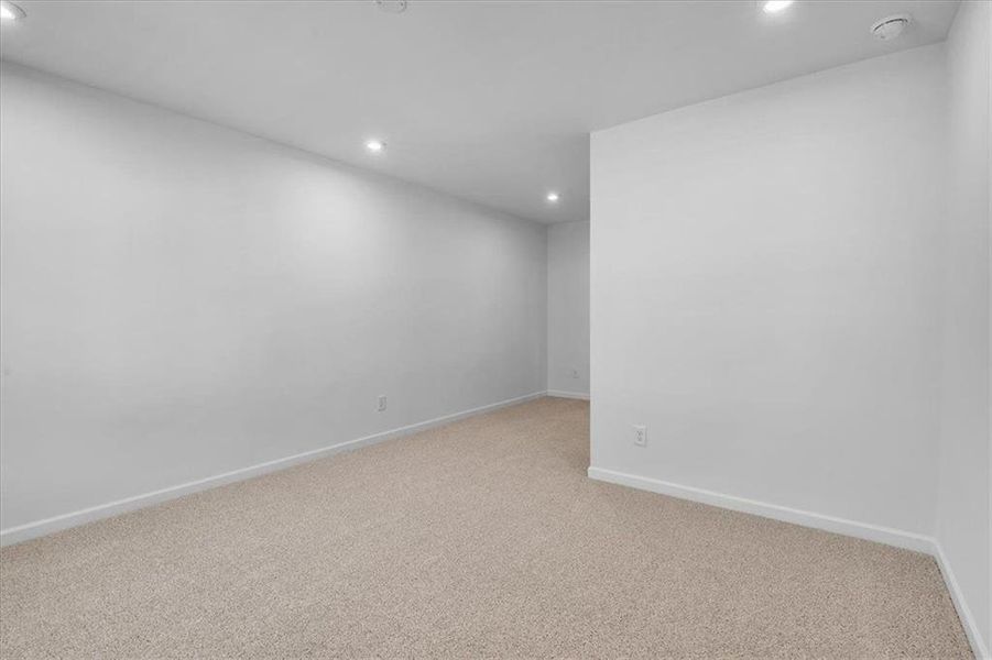 Spacious, unfurnished interior of a new home in Park Center Pointe, Austell (Image 23).