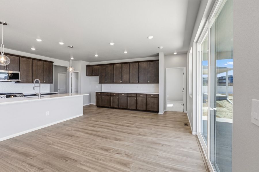 Spacious, unfurnished interior of a new home in The Estates Collection at Murphy Creek, Aurora (Image 13).