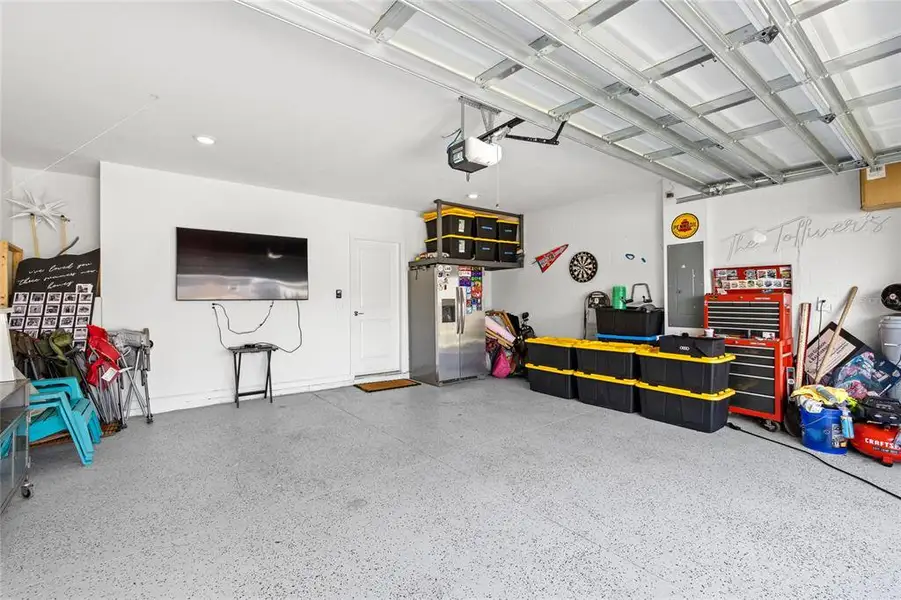 Spacious, unfurnished interior of a new home in Wellness Ridge, Clermont (Image 25).