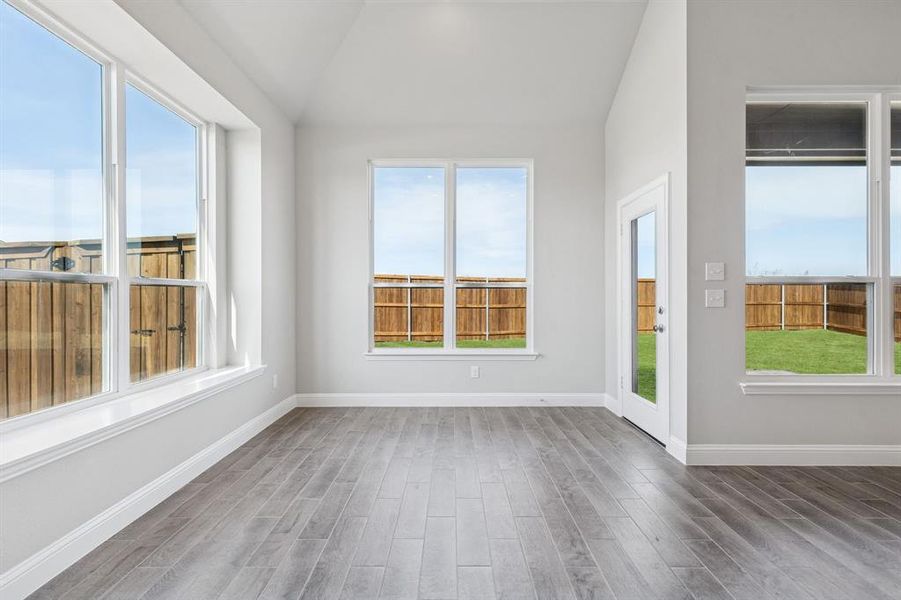 Spacious, unfurnished interior of a new home in Venetian, Weston (Image 21).