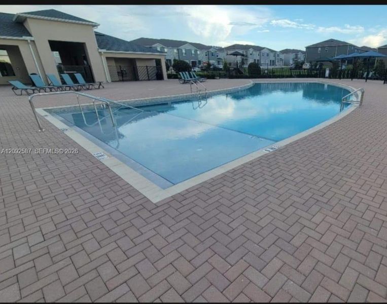 Community amenities in , Davenport (Image 9).