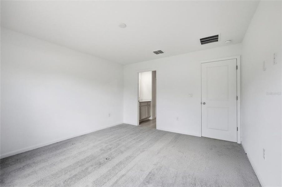 Spacious, unfurnished interior of a new home in Oak Hammock, Deland (Image 19). Spacious, unfurnished interior of a new home in Oak Hammock, Deland (Image 19).