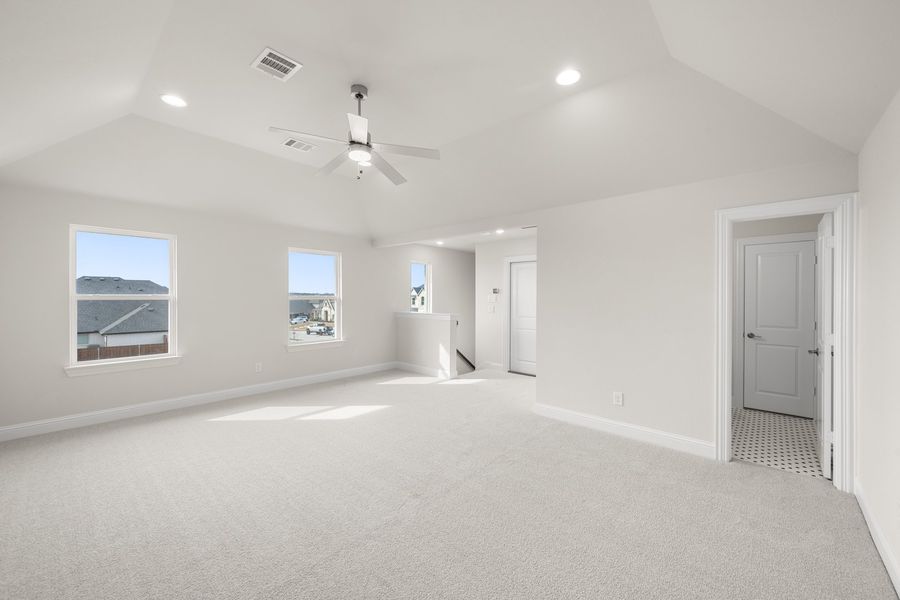 Spacious, unfurnished interior of a new home in Hayes Crossing, Midlothian (Image 24).