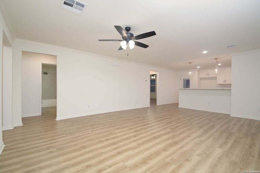 Spacious, unfurnished interior of a new home in , San Antonio (Image 6).