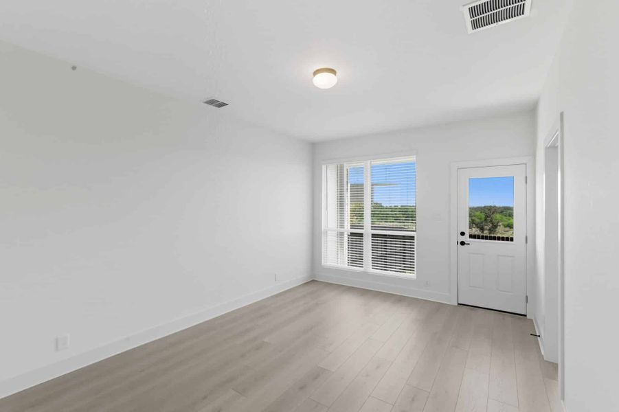 Spacious, unfurnished interior of a new home in Prominence, San Antonio (Image 19).