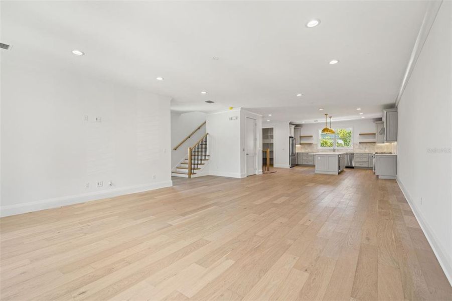 Spacious, unfurnished interior of a new home in , Tampa (Image 36).