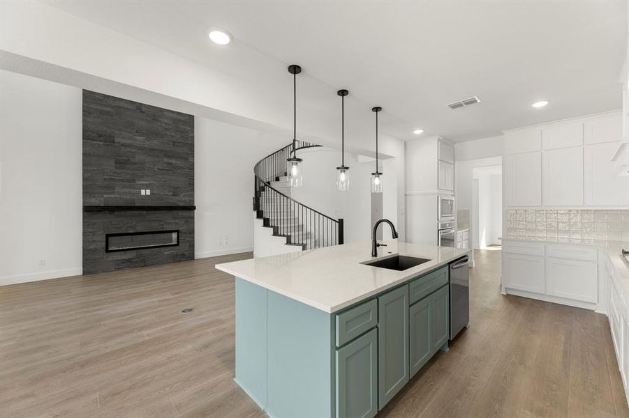 11. 1720 Canals - Kitchen (3) 11. 1720 Canals - Kitchen (3)