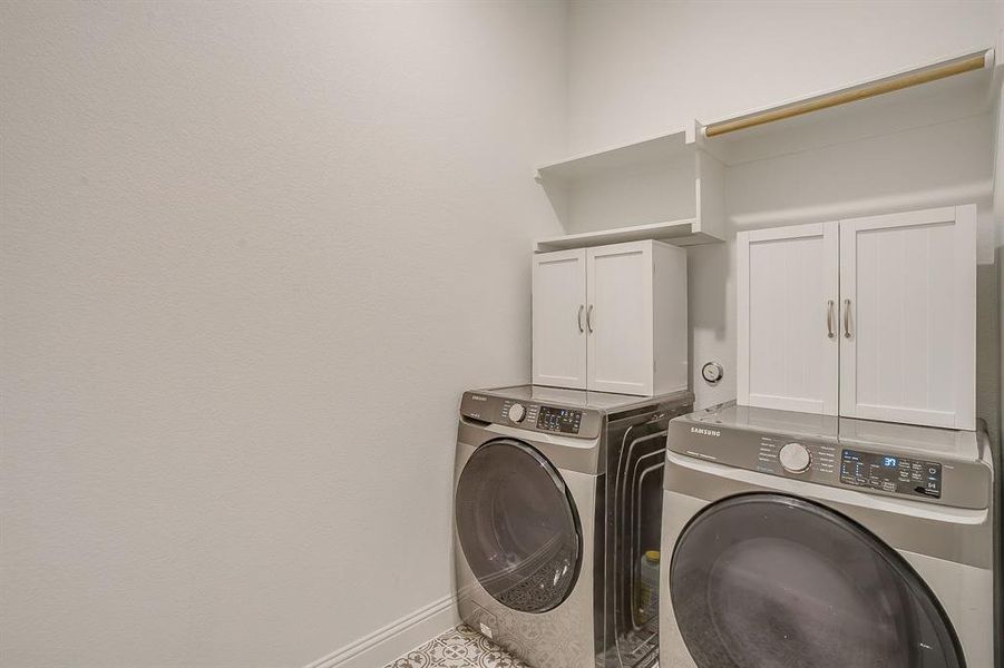 Furnished interior view inside a new home in , Aledo (Image 20).