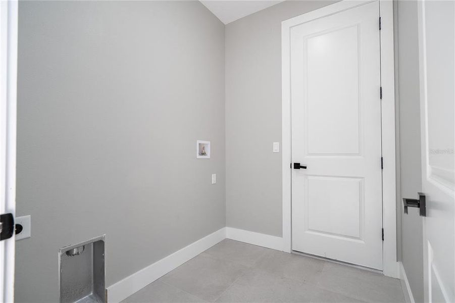 Spacious, unfurnished interior of a new home in , Port Charlotte (Image 56). Spacious, unfurnished interior of a new home in , Port Charlotte (Image 56).