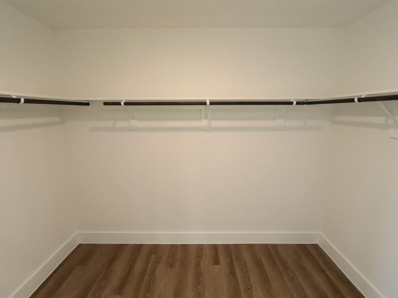 Spacious, unfurnished interior of a new home in Lago Mar, Santa Fe (Image 10). Spacious, unfurnished interior of a new home in Lago Mar, Santa Fe (Image 10).