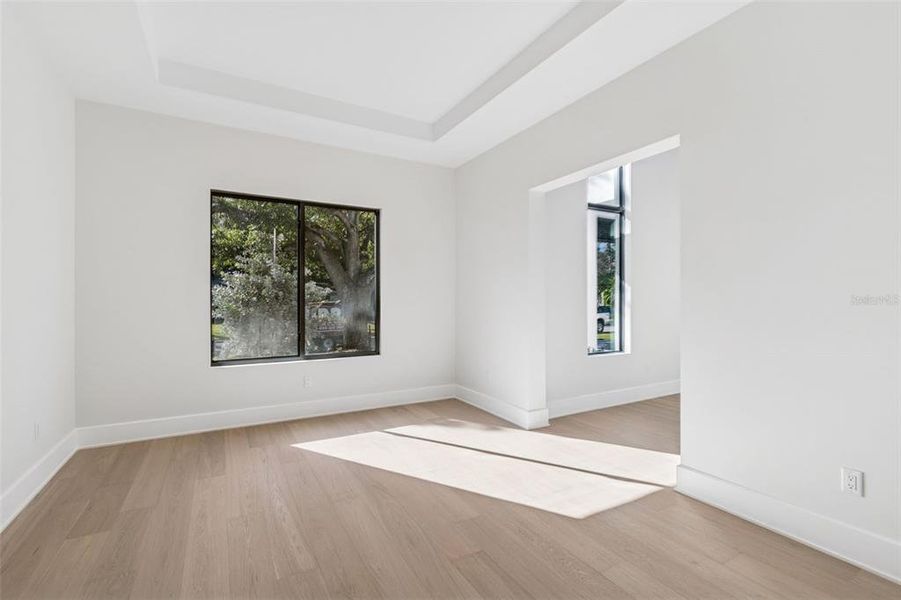 Spacious, unfurnished interior of a new home in , Tampa (Image 47).