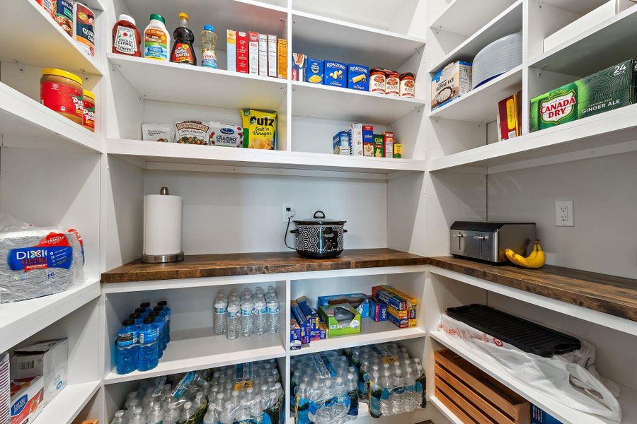 Wak in pantry