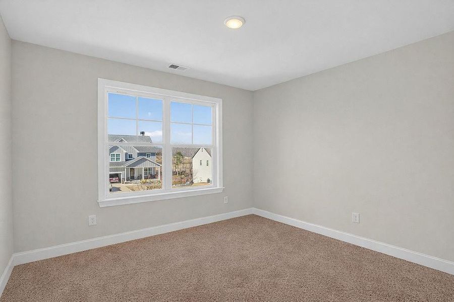 Spacious, unfurnished interior of a new home in , Homer (Image 27).