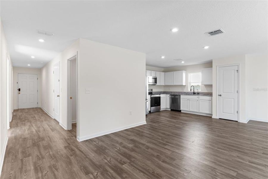 Spacious, unfurnished interior of a new home in Sumter Villas, Sumterville (Image 23).