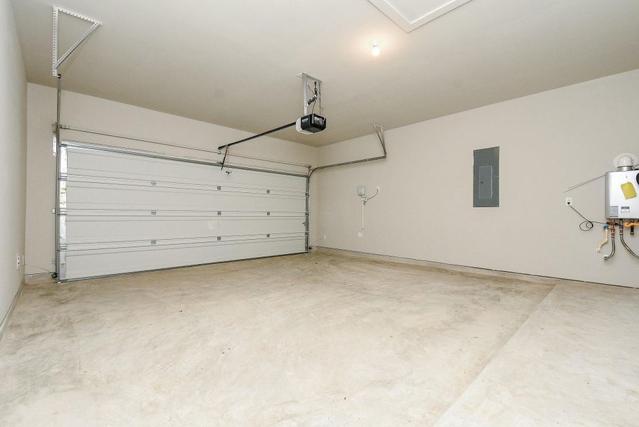 Spacious, unfurnished interior of a new home in Montgomery Oaks - Premier, Conroe (Image 37). Spacious, unfurnished interior of a new home in Montgomery Oaks - Premier, Conroe (Image 37).