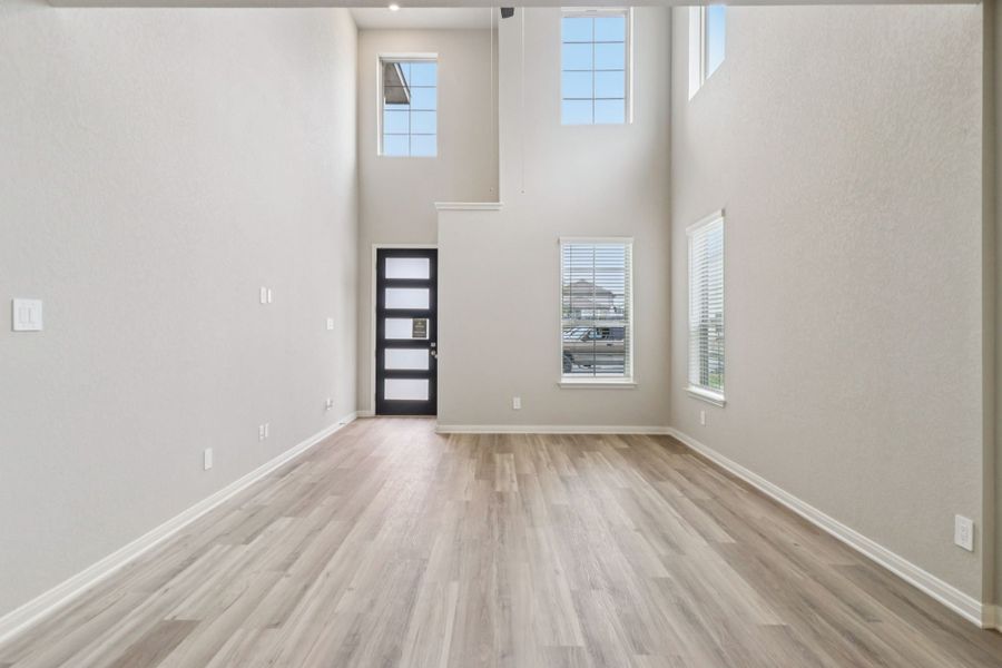 Spacious, unfurnished interior of a new home in Legendary Trails - Premier Series, Cibolo (Image 12).