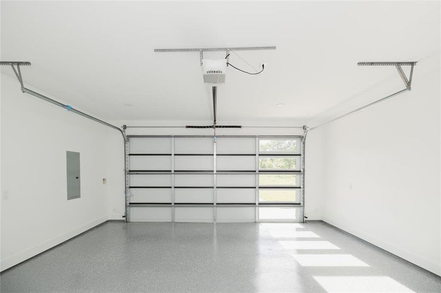 Spacious, unfurnished interior of a new home in , Greenville (Image 20).