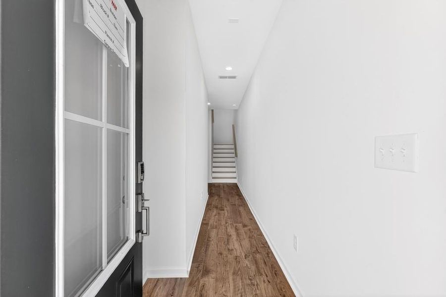 Spacious, unfurnished interior of a new home in Rosewood Farm, Lawrenceville (Image 28).