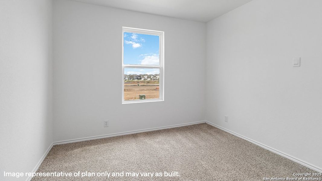 Spacious, unfurnished interior of a new home in Blue Ridge Ranch, San Antonio (Image 16).