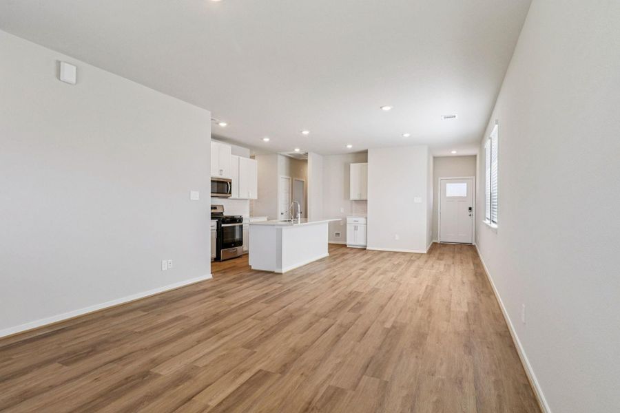 Spacious, unfurnished interior of a new home in Landing Meadows - Traditional Series, New Caney (Image 16).