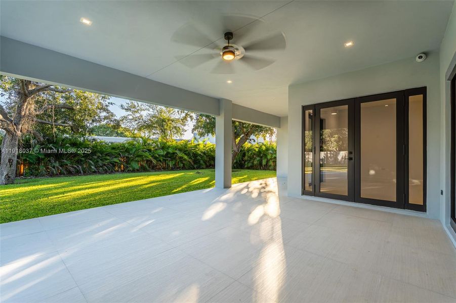 Exterior details and patio area of a home in , Cutler Bay (Image 46).