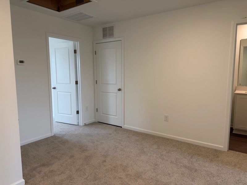 Loft - Airy living space with sleek, artistic expression.