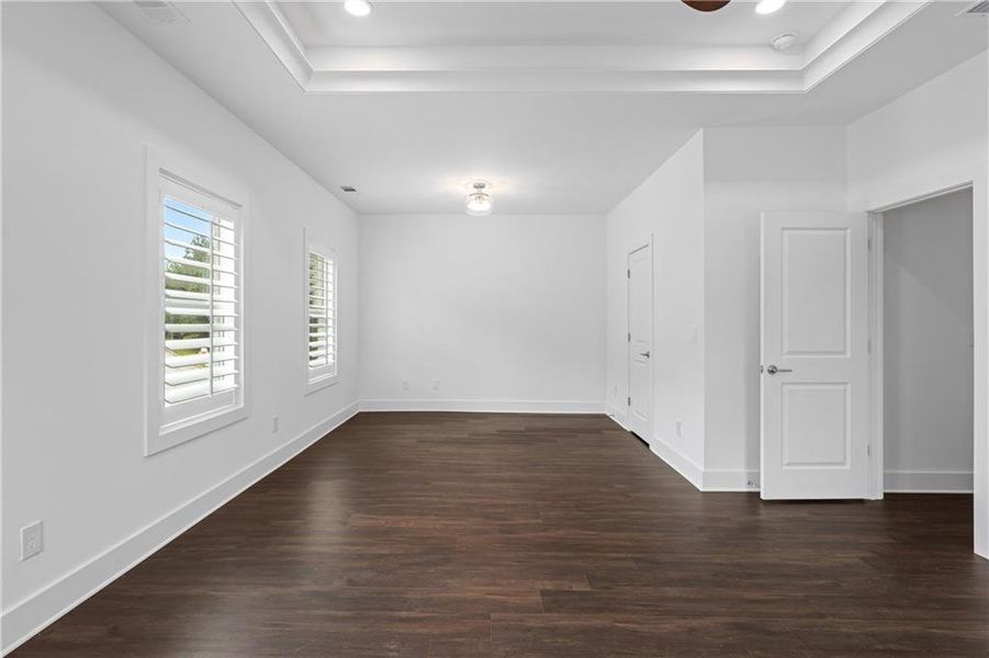 Spacious, unfurnished interior of a new home in , Stockbridge (Image 32).