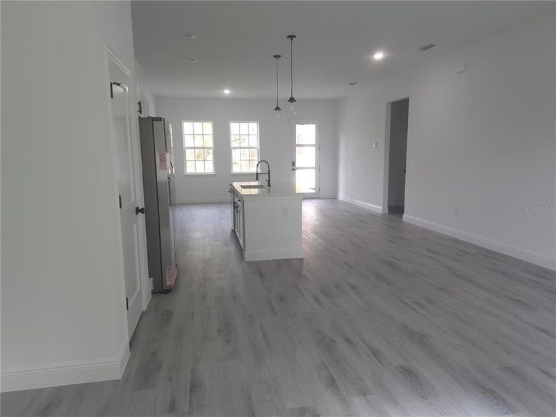 Spacious, unfurnished interior of a new home in , Ocala (Image 11).
