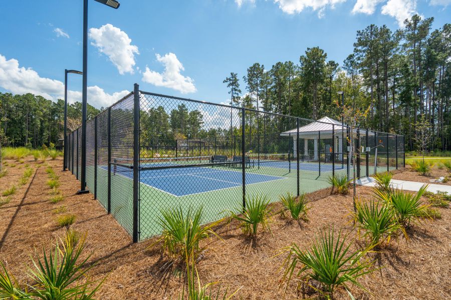 Community amenities in , Summerville (Image 59).