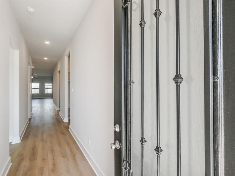 Spacious, unfurnished interior of a new home in Sunterra, Katy (Image 20).