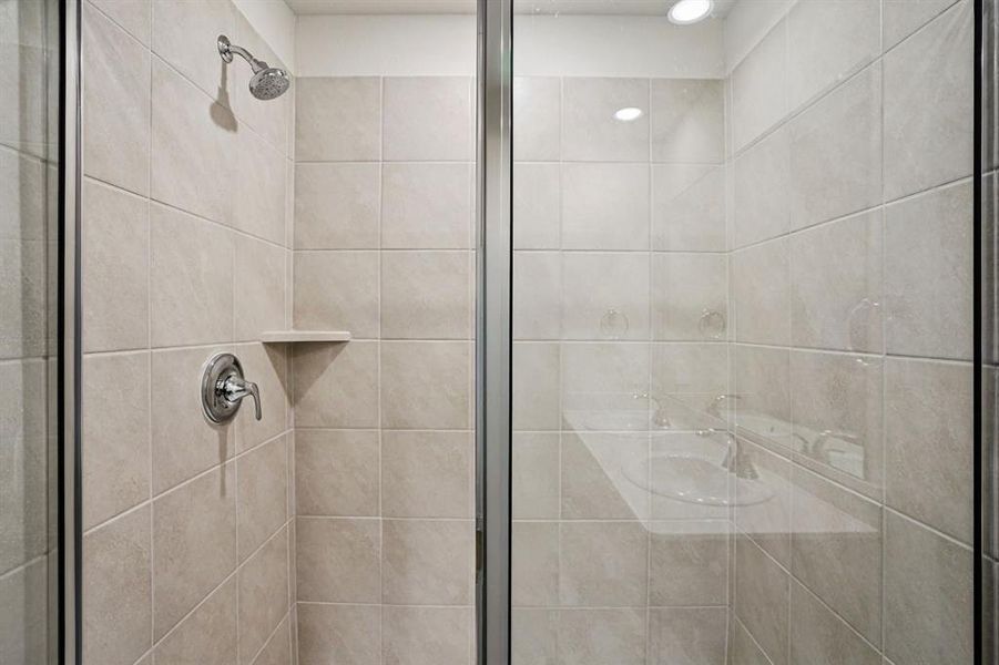 Furnished interior view inside a new home in Westmoor, Sherman (Image 13).