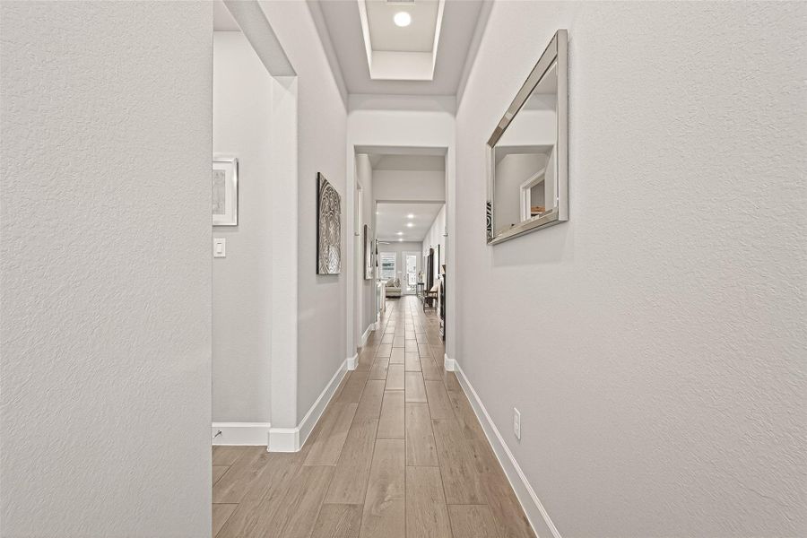 (Note: Photo is staged; property is currently vacant.) (Note: Photo is staged; property is currently vacant.)