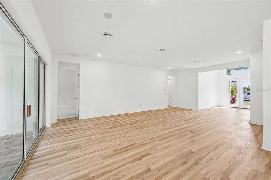 Spacious, unfurnished interior of a new home in River Preserve Estates, Parrish (Image 24).