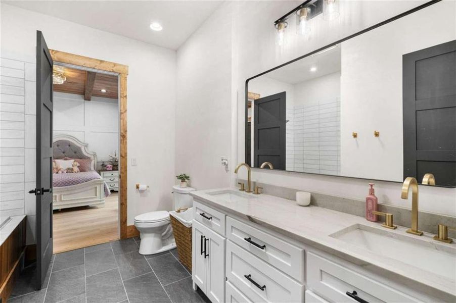 Furnished interior view inside a new home in , Ellijay (Image 50).