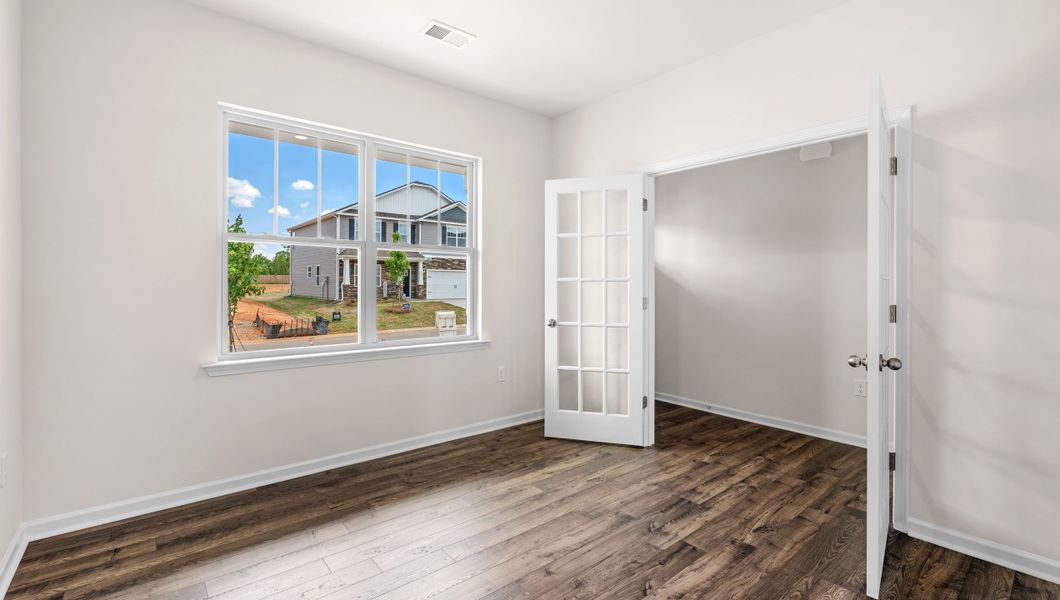 Spacious, unfurnished interior of a new home in Woodhaven, Spartanburg (Image 14).