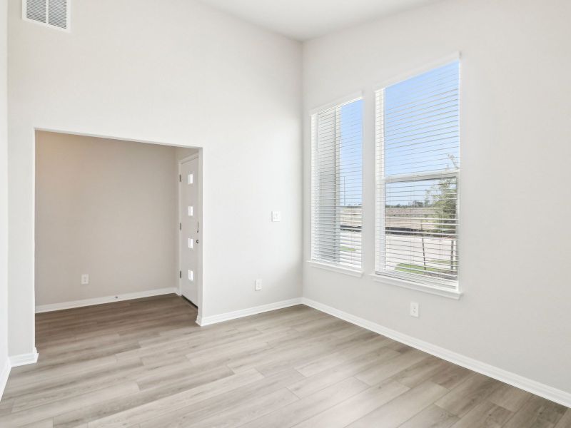 Spacious, unfurnished interior of a new home in Lakeside Meadows, Pflugerville (Image 10).