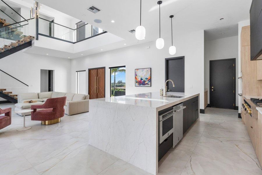 Furnished interior view inside a new home in , Juno Beach (Image 73).