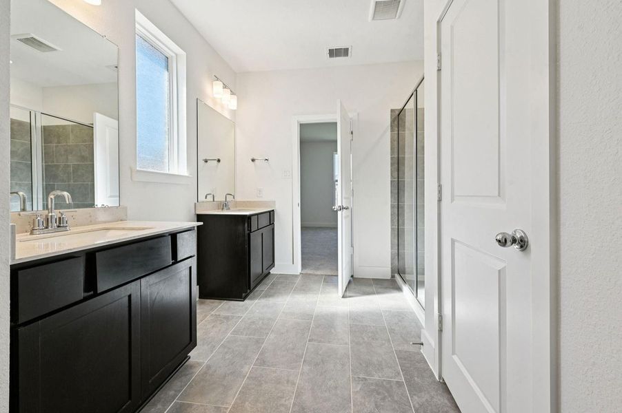 22307 Prickly Pear Primary Bath