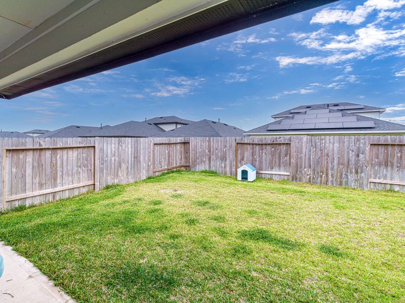 Exterior details and patio area of a home in Tamarron, Fulshear (Image 4).